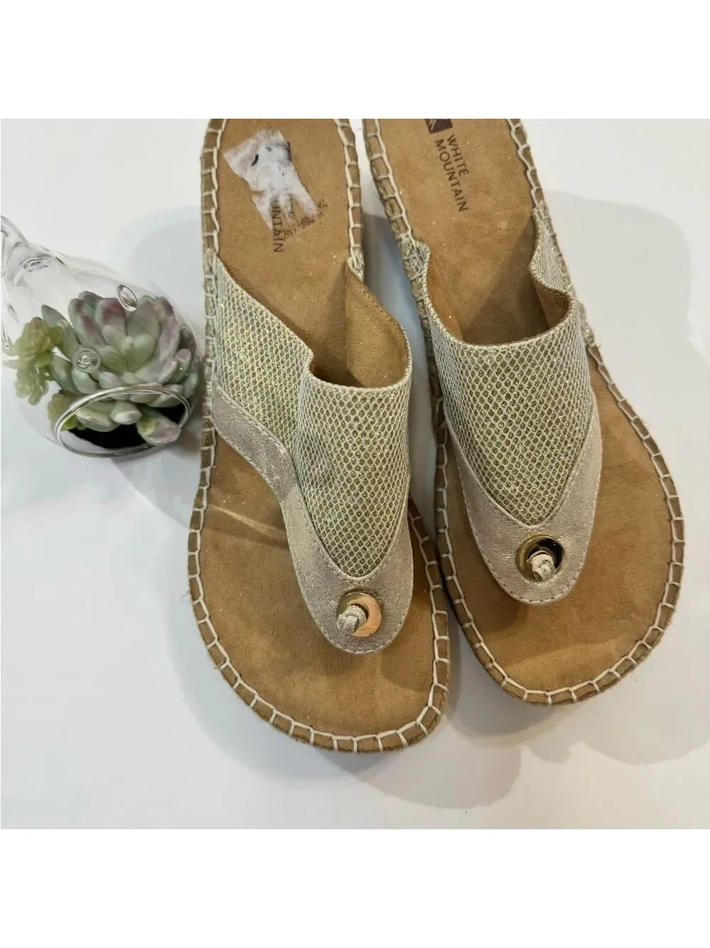 NWOT White Mountain Bandana Women's Thong Jute Wedge Sandal Gold Glitter Size 10